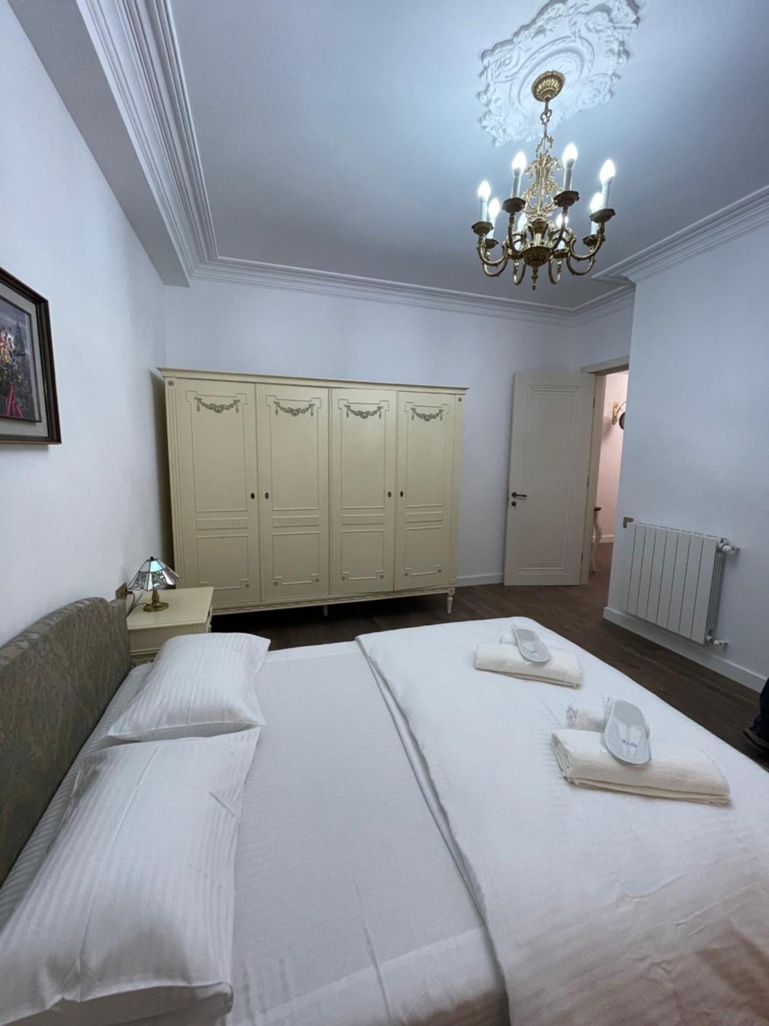 Picasso Apartment Kutaisi Exterior foto